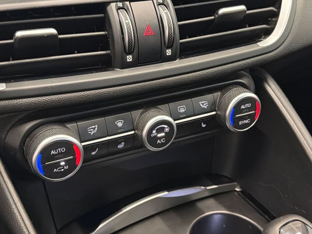Alfa Romeo Giulia 2018 Musta