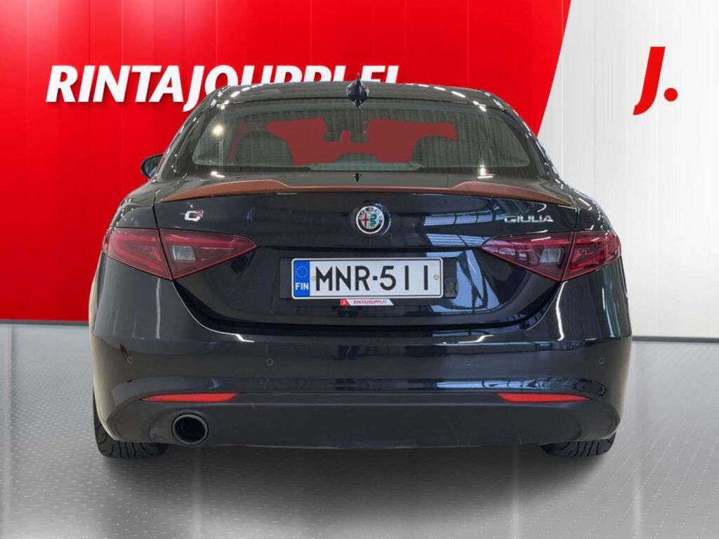 Alfa Romeo Giulia 2018 Musta