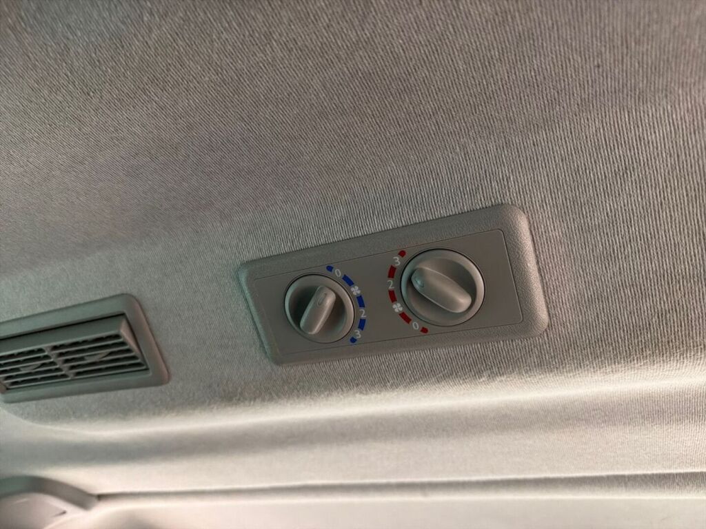 Nissan NV300 2018 Valkoinen