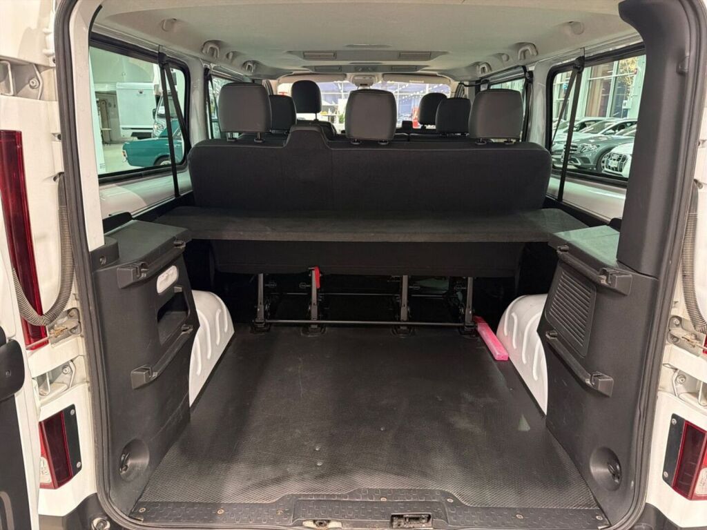 Nissan NV300 2018 Valkoinen