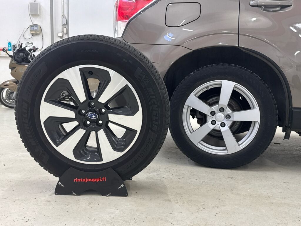 Subaru Forester 2018 Harmaa