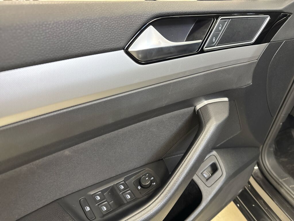 Volkswagen Passat 2018 Harmaa