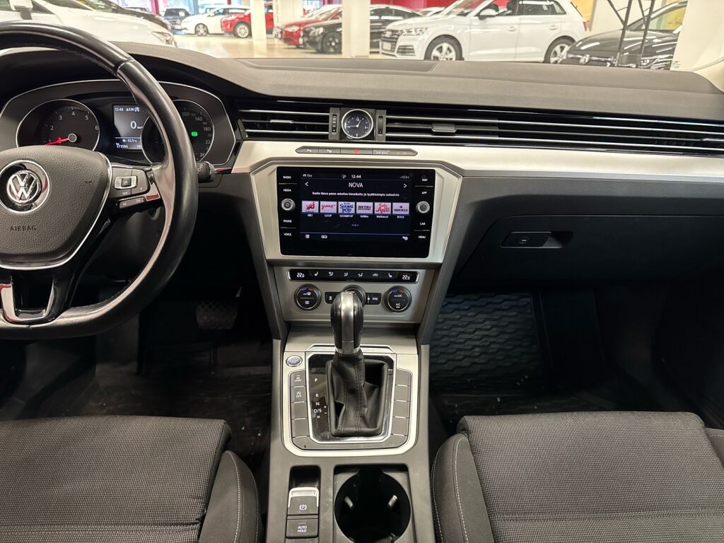 Volkswagen Passat 2018 Harmaa