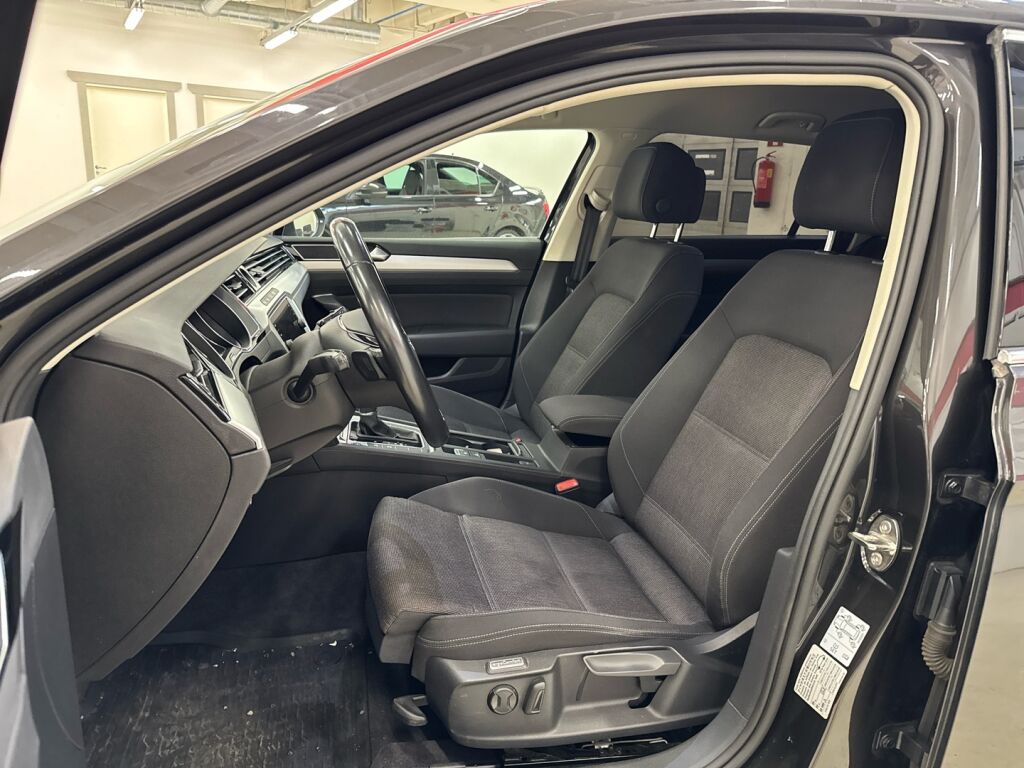 Volkswagen Passat 2018 Harmaa