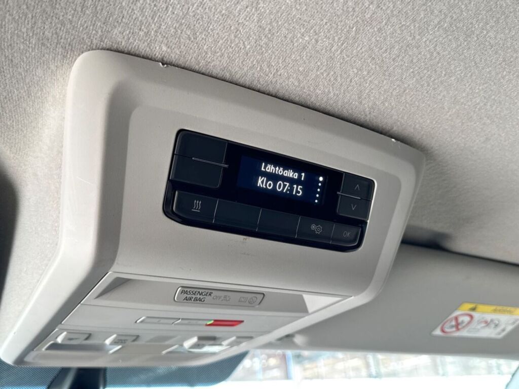 Volkswagen Transporter 2020 Punainen