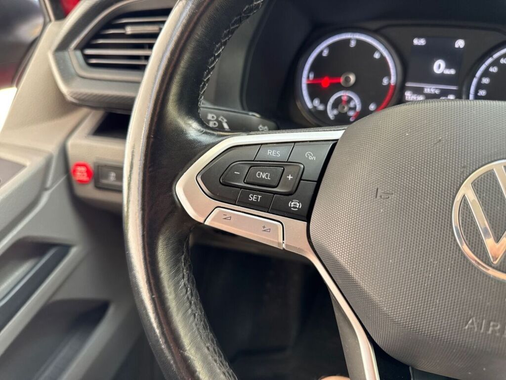 Volkswagen Transporter 2020 Punainen