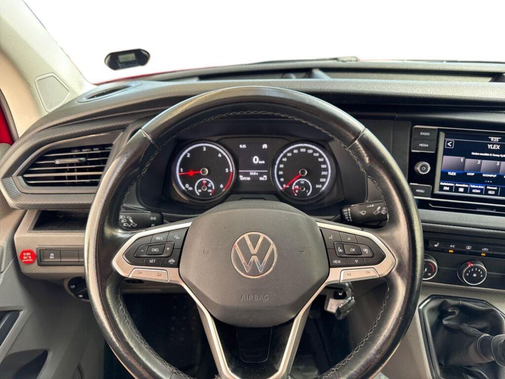 Volkswagen Transporter 2020 Punainen