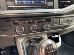 Volkswagen Transporter 2020 Punainen