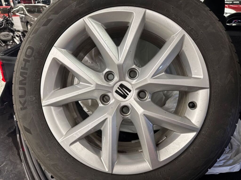 Seat Leon Sportstourer 2021 Musta