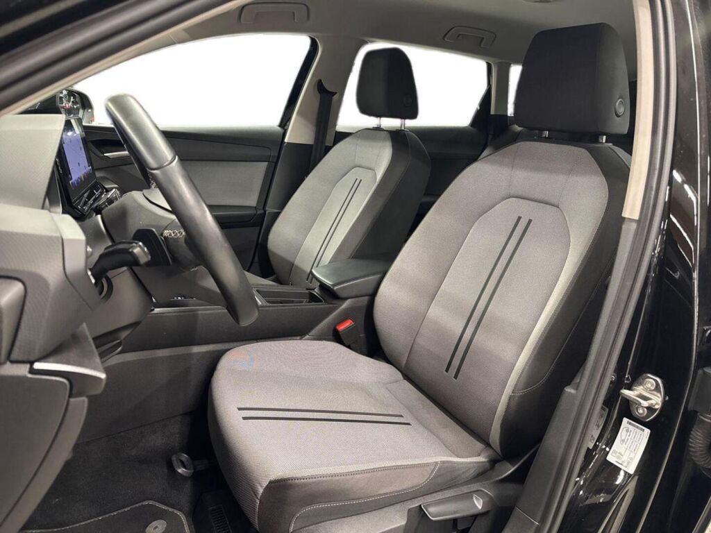 Seat Leon Sportstourer 2021 Musta