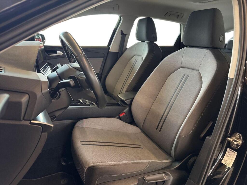 Seat Leon Sportstourer 2021 Musta