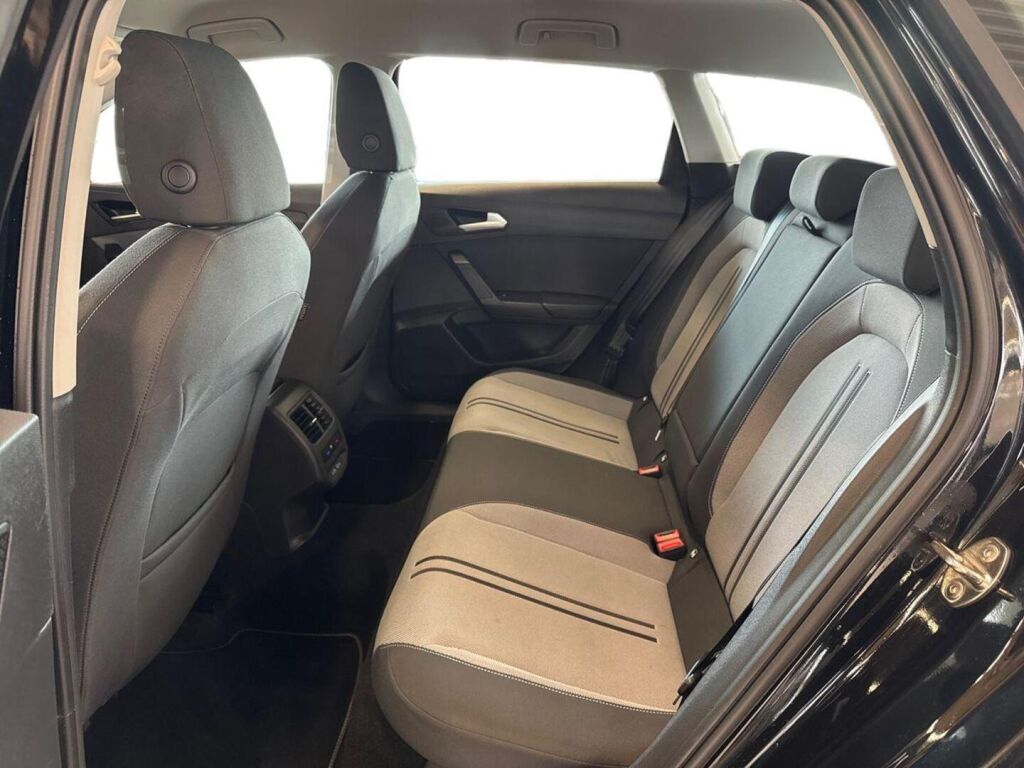 Seat Leon Sportstourer 2021 Musta