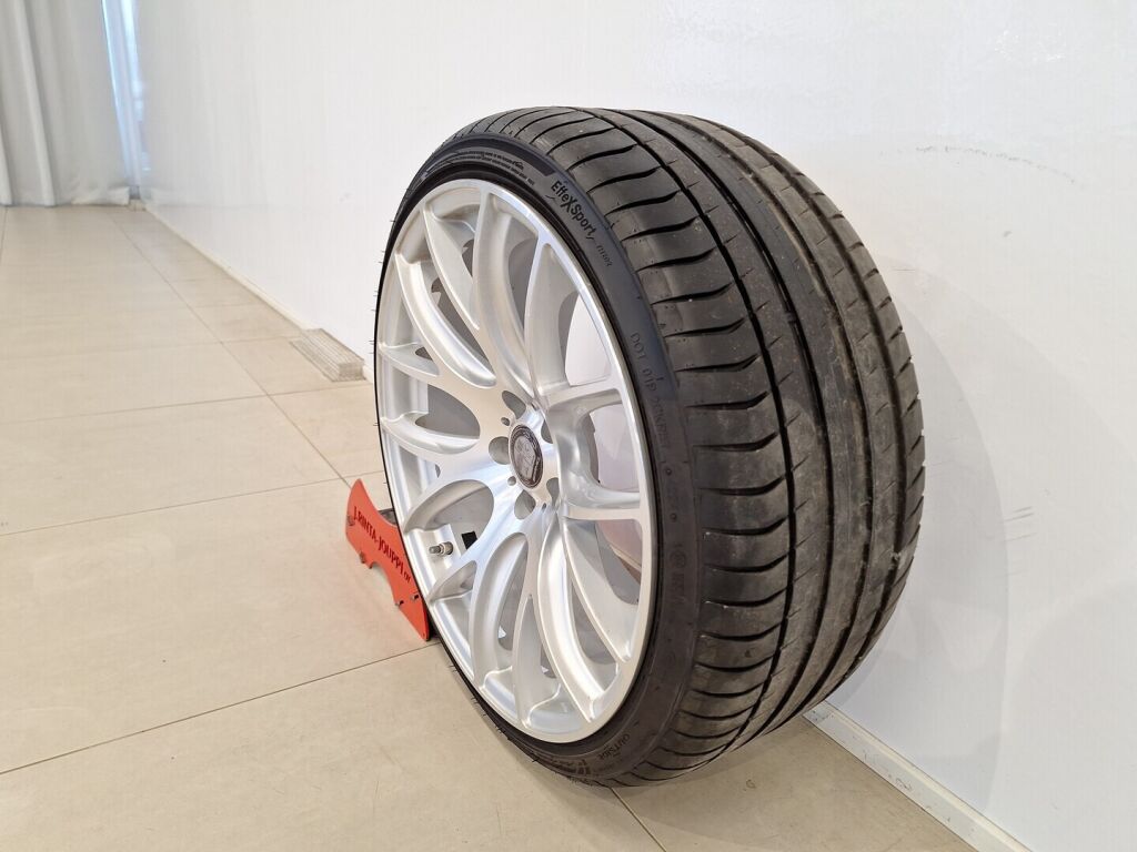 Mercedes-Benz E 2017 Ruskea (beige)