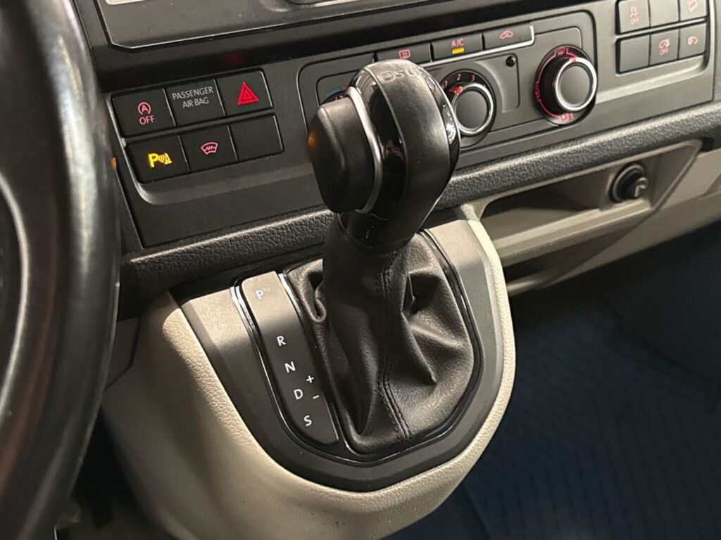 Volkswagen Transporter 2019 Harmaa
