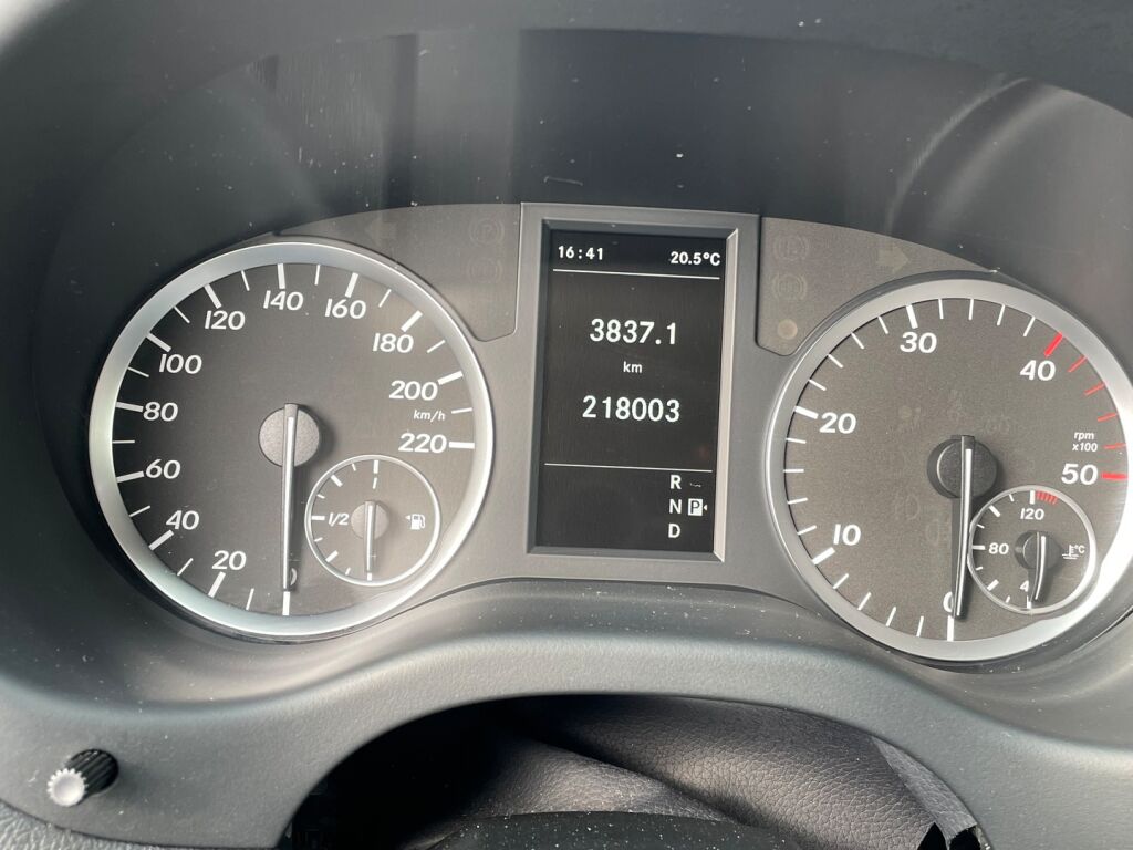Mercedes-Benz Vito 2018 Musta