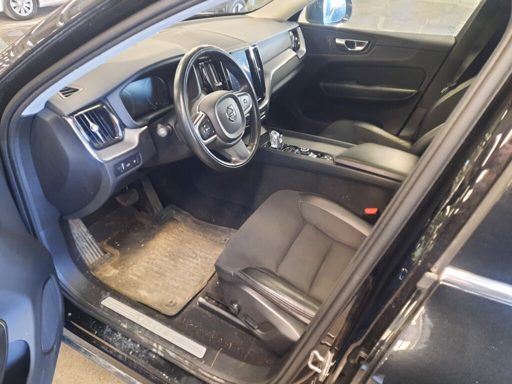 Volvo XC60 2018 Musta