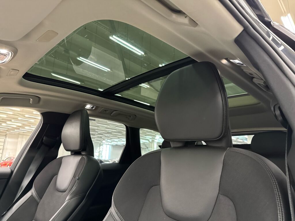 Volvo XC60 2018 Musta