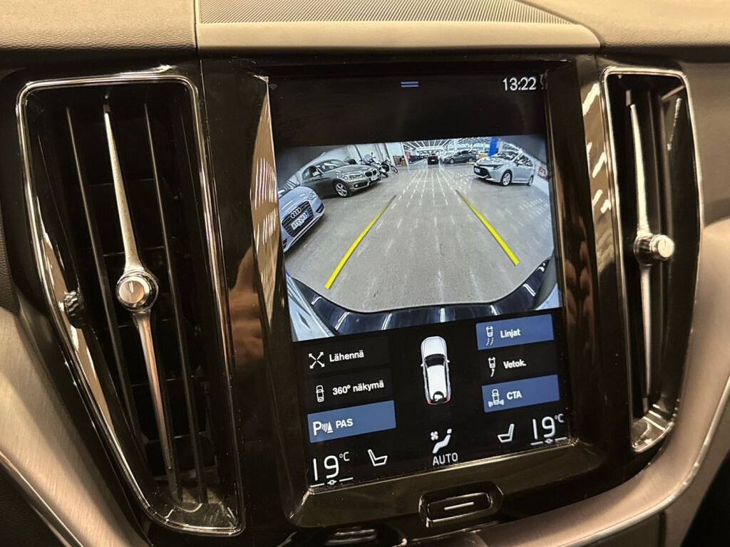 Volvo XC60 2018 Musta