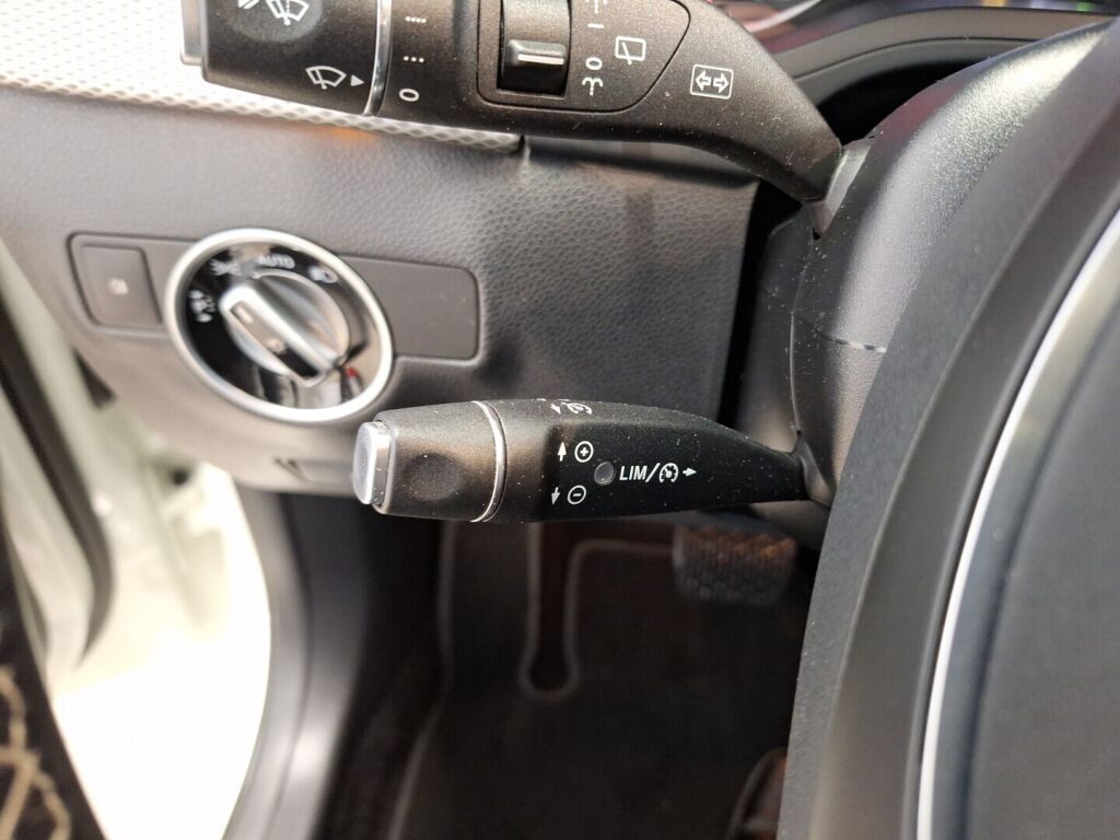 Mercedes-Benz B 2015 Valkoinen