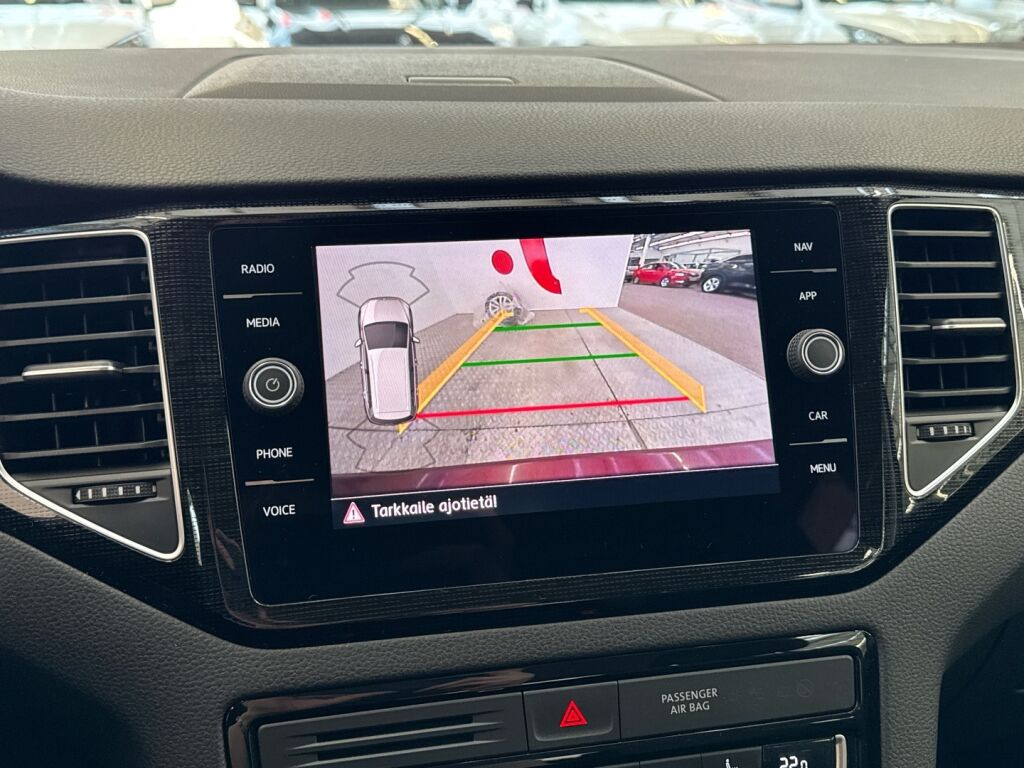 Volkswagen Golf Sportsvan 2019 Punainen