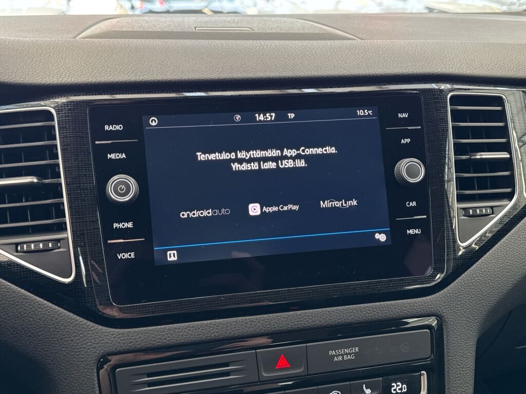 Volkswagen Golf Sportsvan 2019 Punainen