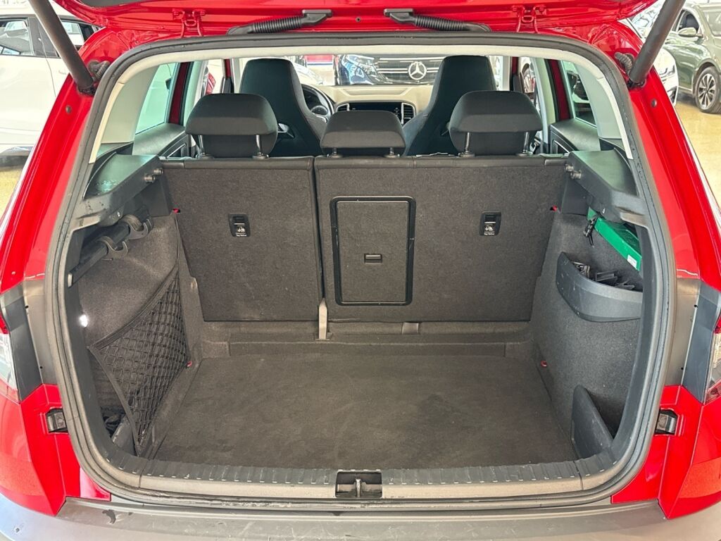 Skoda Karoq 2019 Musta