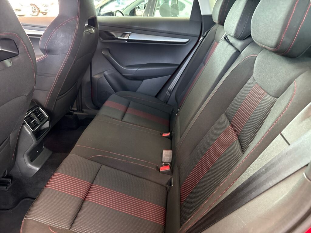 Skoda Karoq 2019 Musta