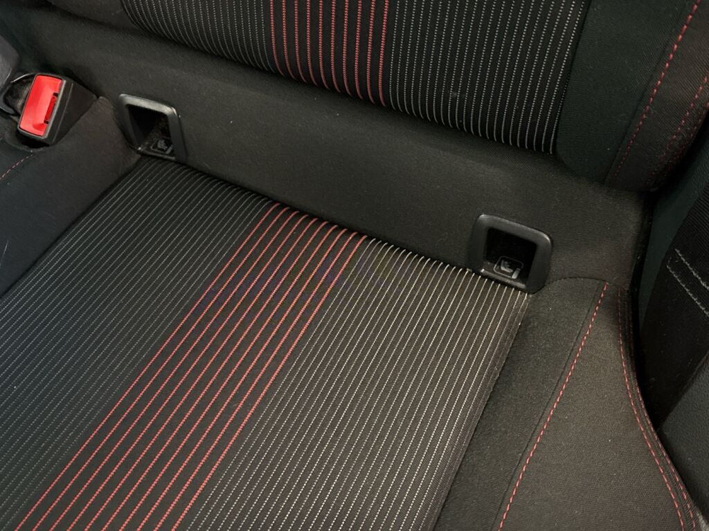 Skoda Karoq 2019 Musta