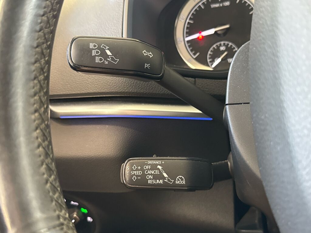 Skoda Karoq 2019 Musta