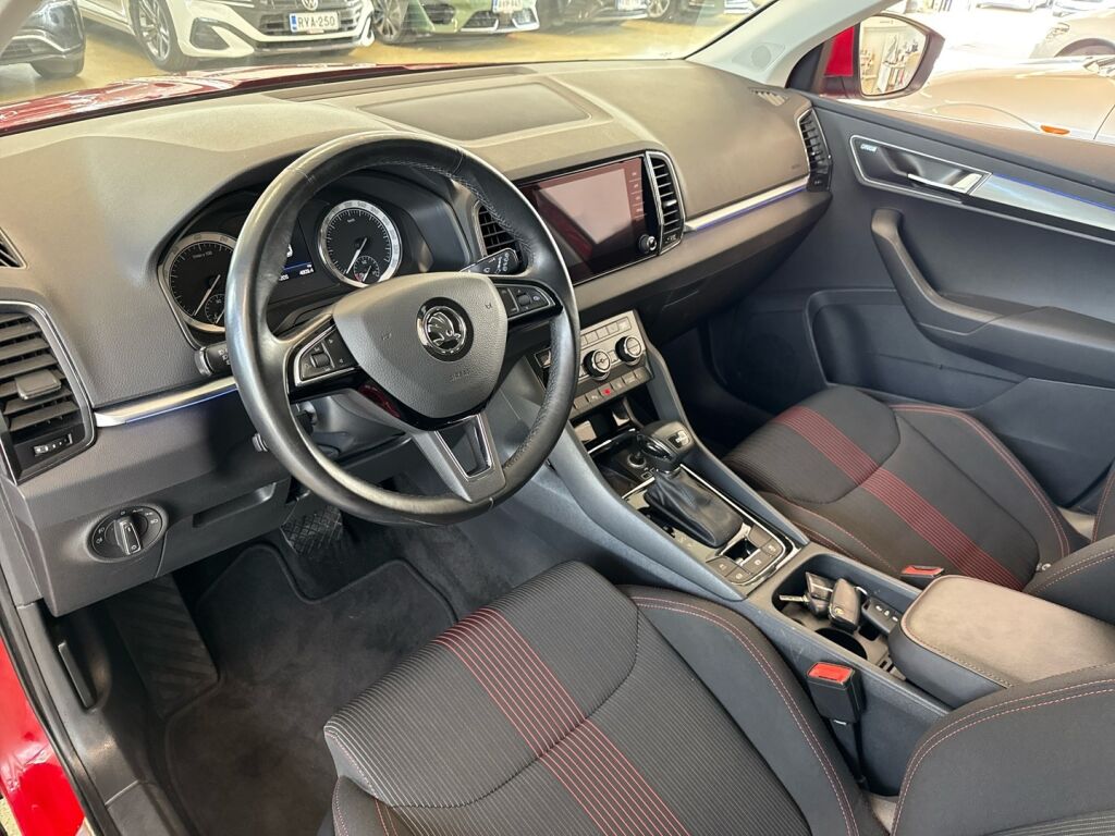 Skoda Karoq 2019 Musta