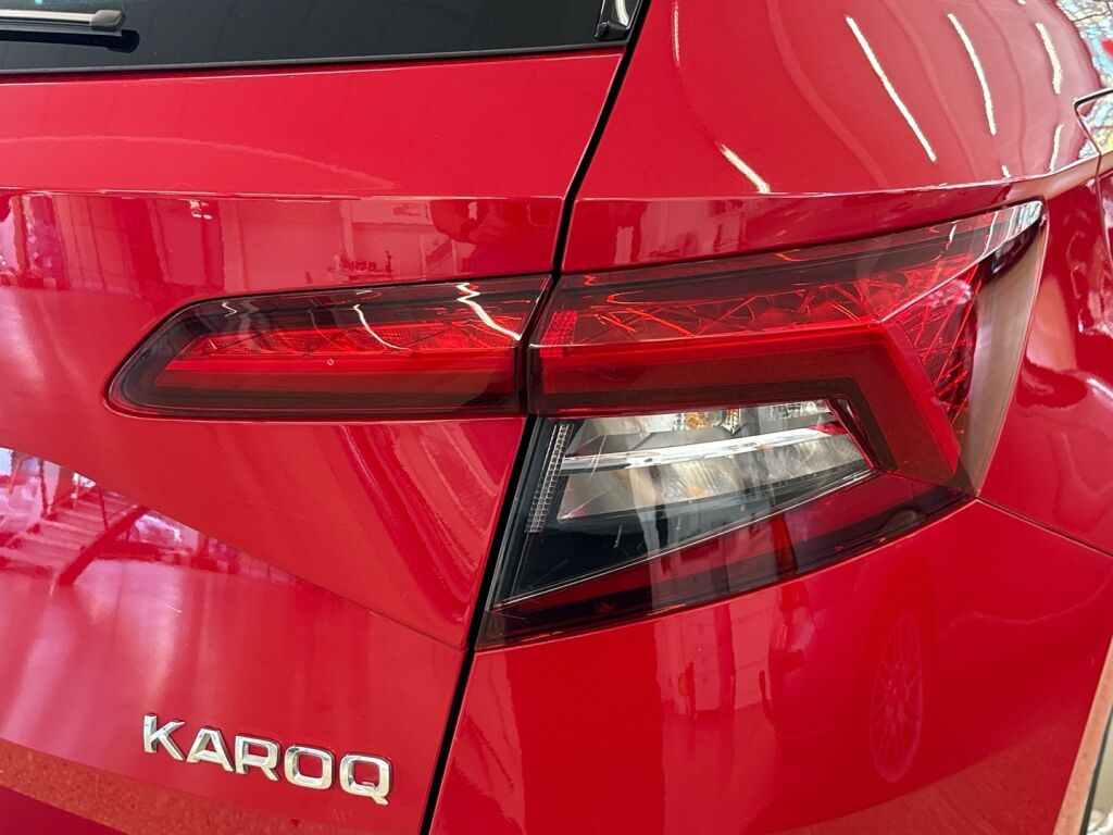 Skoda Karoq 2019 Musta