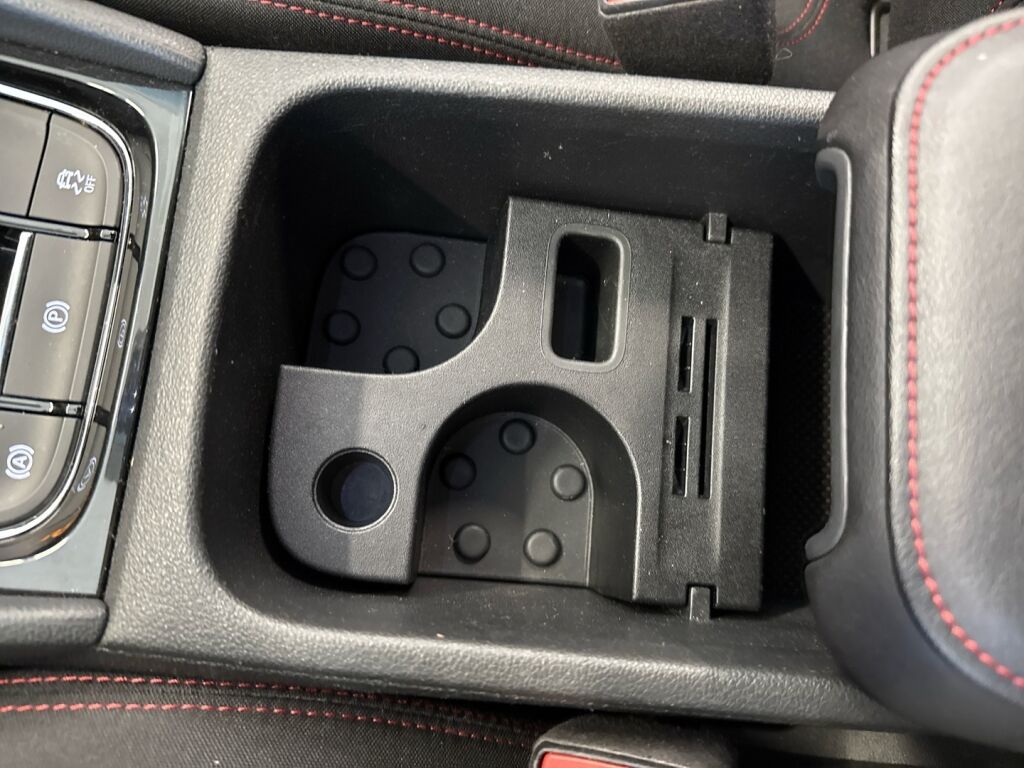 Skoda Karoq 2019 Musta