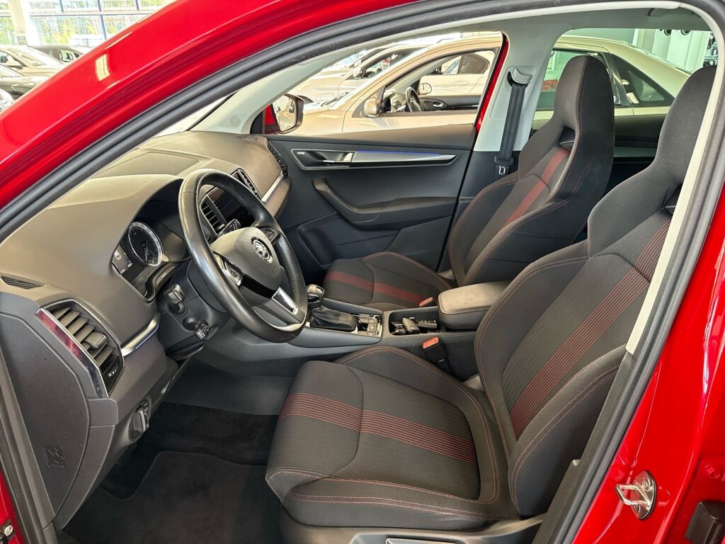 Skoda Karoq 2019 Musta