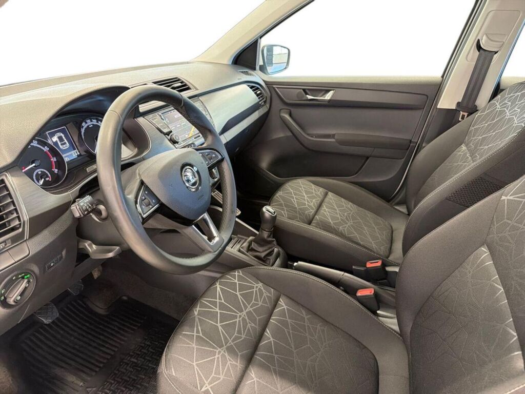 Skoda Fabia 2018 Valkoinen