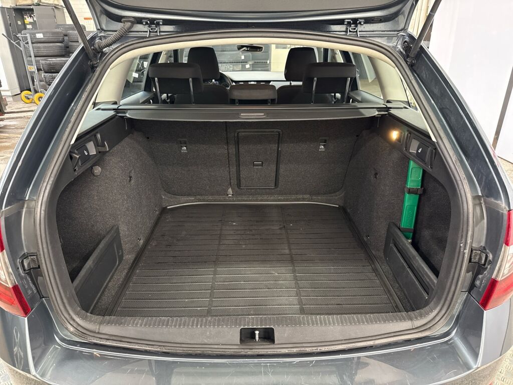 Skoda Octavia 2019 Harmaa