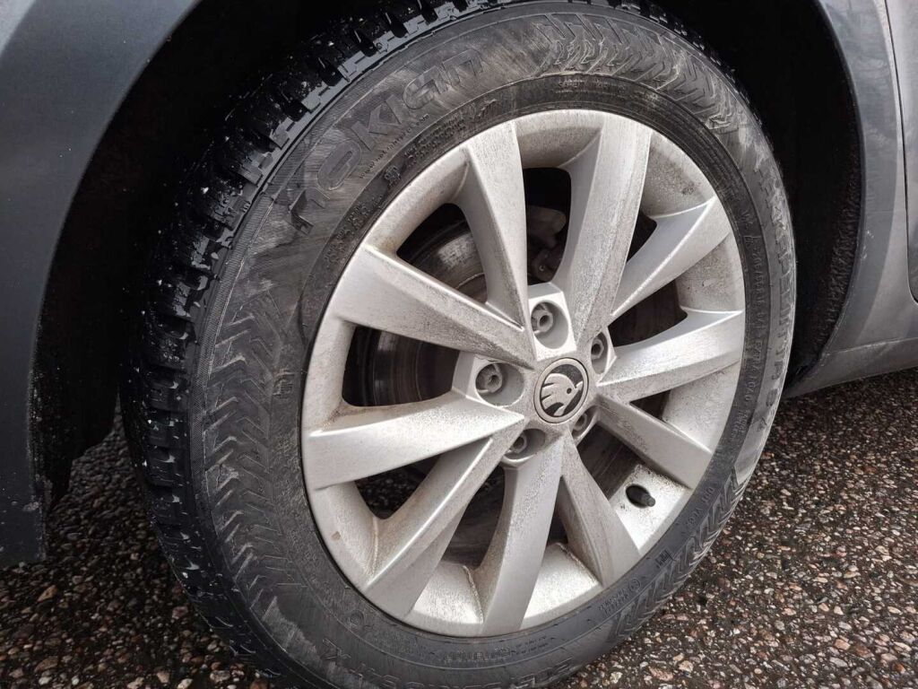 Skoda Octavia 2019 Harmaa