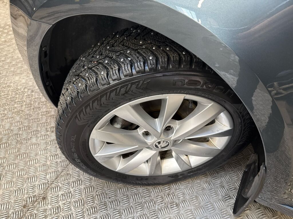 Skoda Octavia 2019 Harmaa