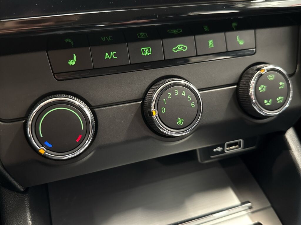 Skoda Octavia 2019 Harmaa