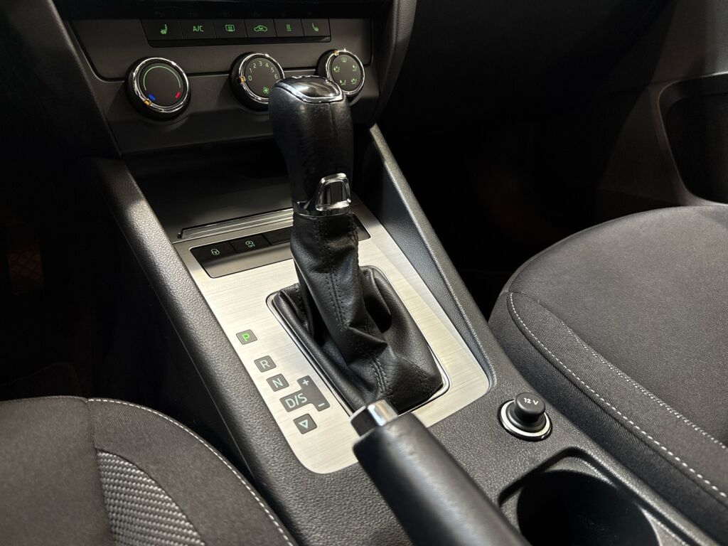 Skoda Octavia 2019 Harmaa