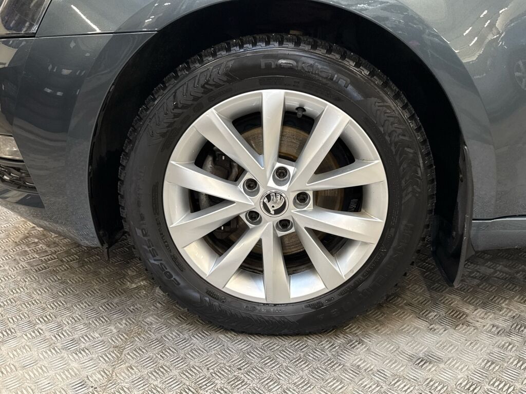 Skoda Octavia 2019 Harmaa