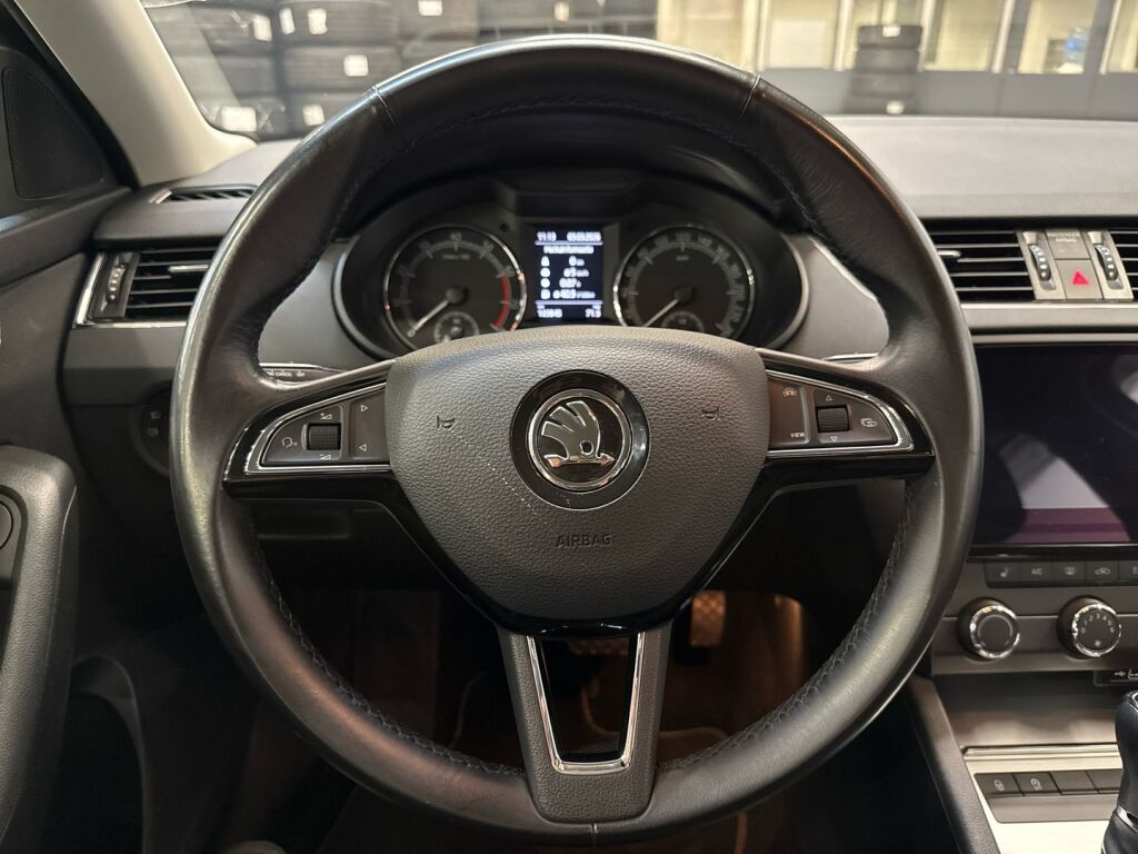Skoda Octavia 2019 Harmaa