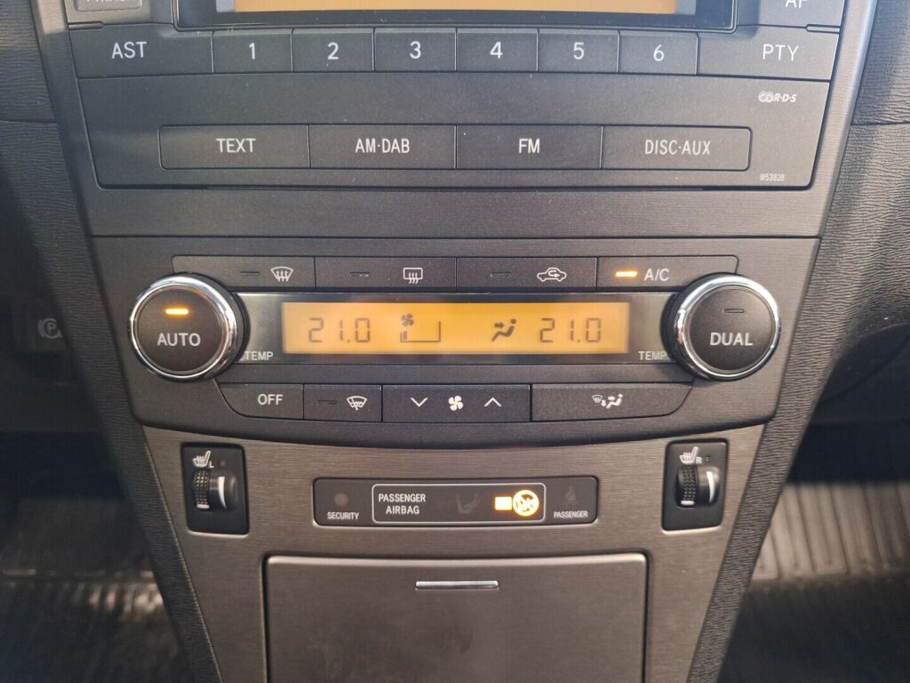 Toyota Avensis 2009 Sininen