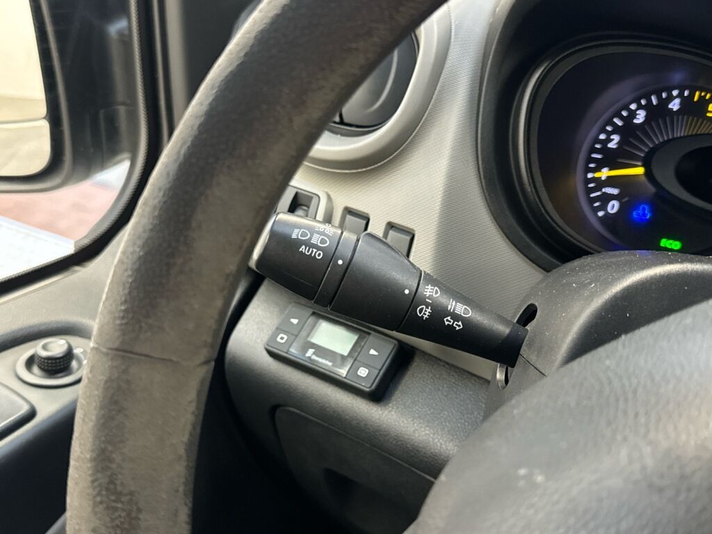 Renault Trafic 2016 Valkoinen