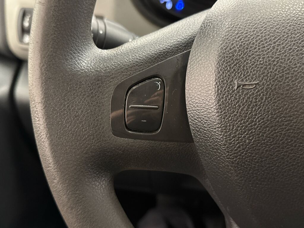 Renault Trafic 2016 Valkoinen