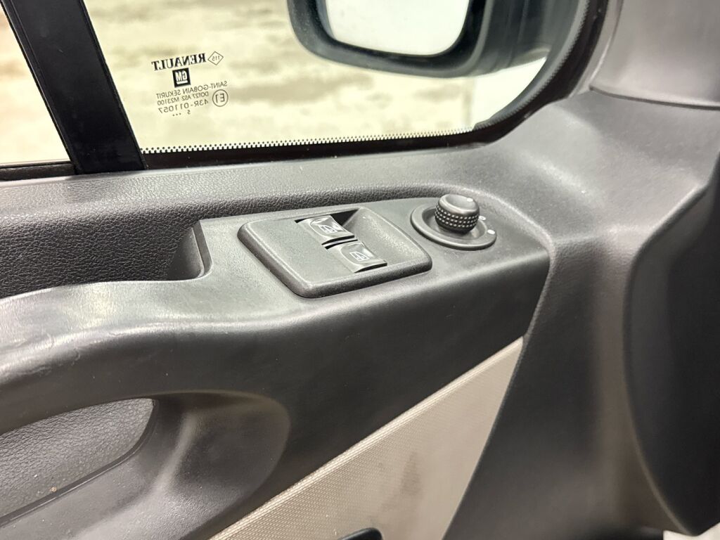 Renault Trafic 2016 Valkoinen