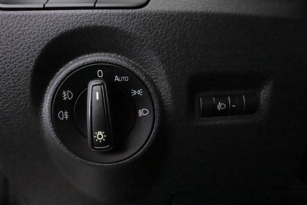 Skoda Fabia 2016 Ruskea (beige)