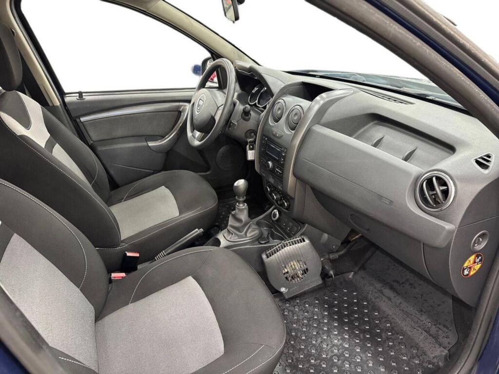 Dacia Duster 2016 Sininen