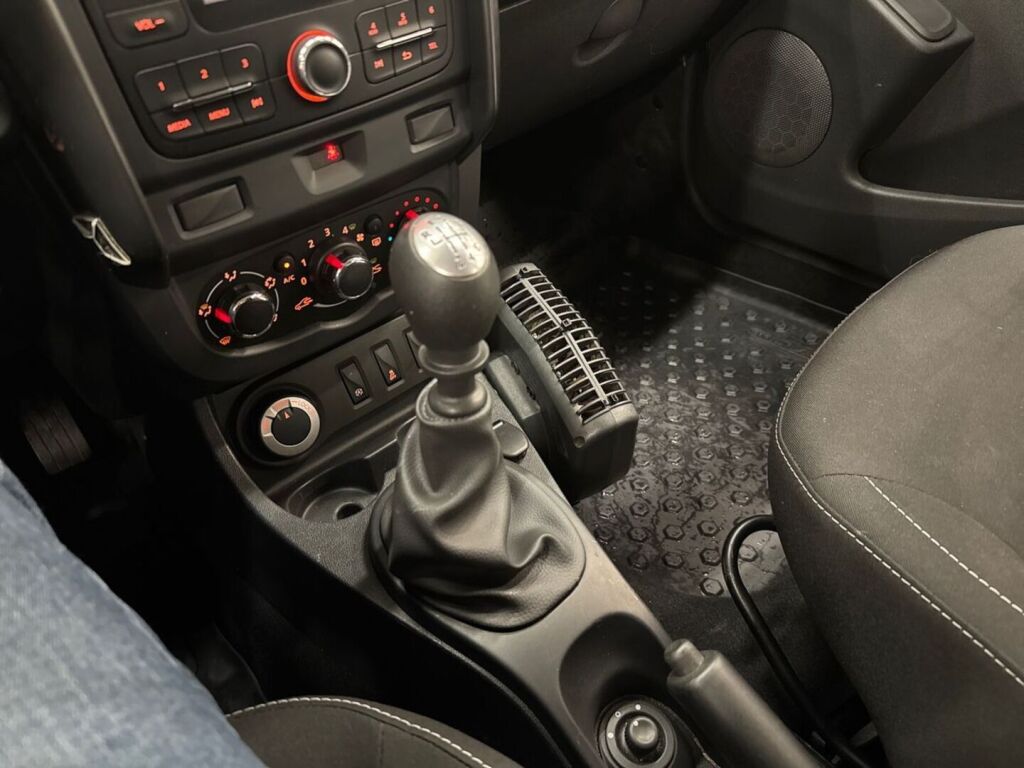 Dacia Duster 2016 Sininen