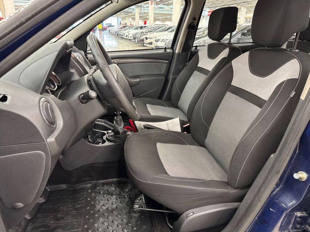 Dacia Duster 2016 Sininen