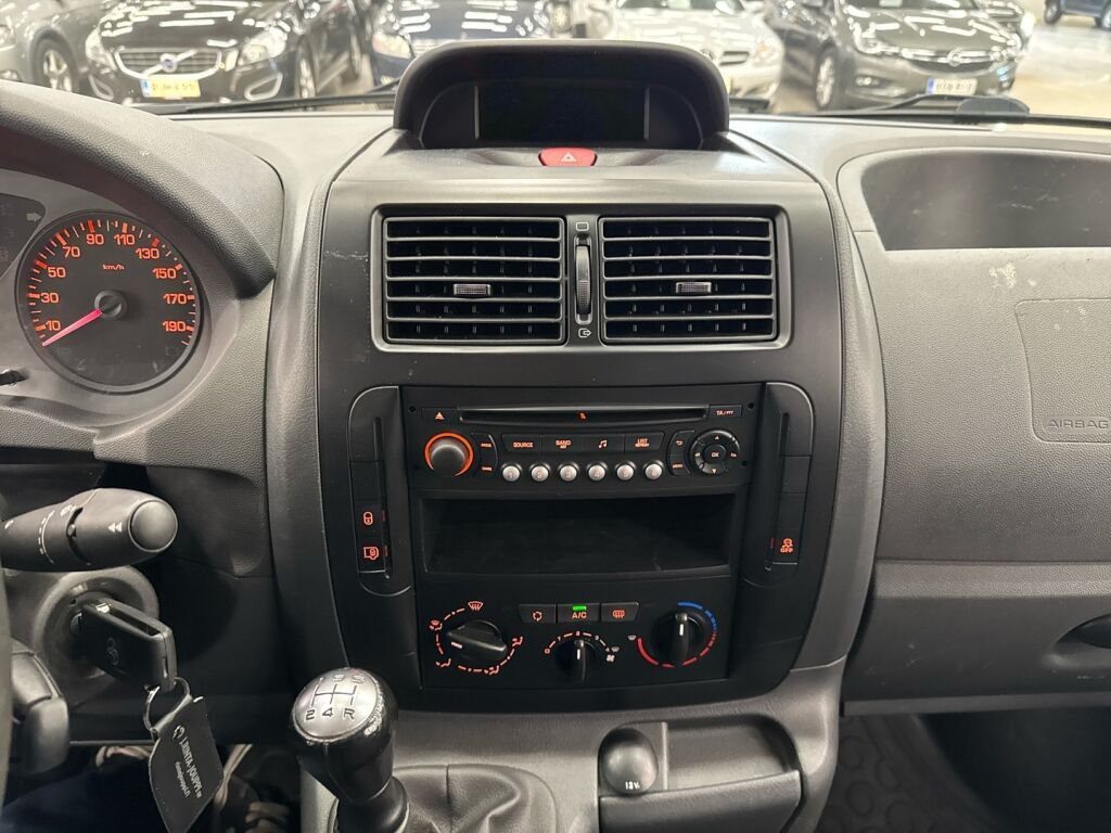 Toyota Proace 2015 Punainen